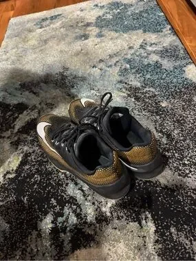 Nike | Shoes | Nike Air Max Infuriate Low Sneakers In Black And ...